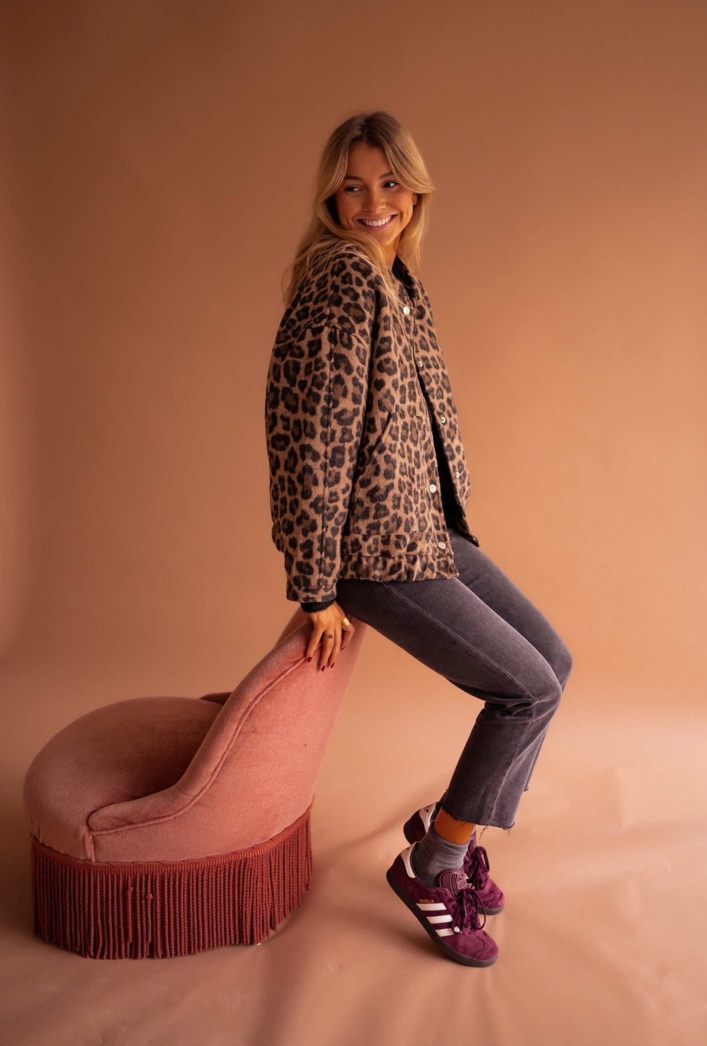 Damen modische Jacke mit Tierdruck für vielseitige Styling-Optionen